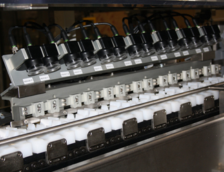 視覺傳感器能夠幫助實現(xiàn)透明包裝箱的